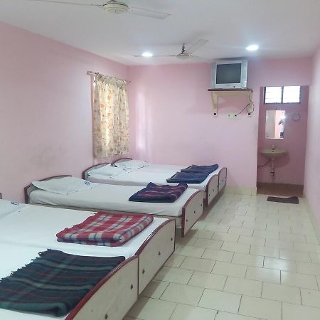 Hotel Yercaud International Esterno foto