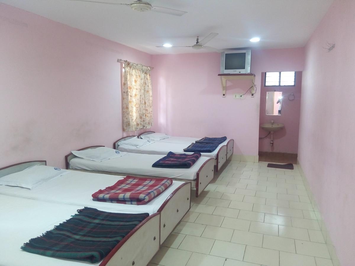 Hotel Yercaud International Esterno foto